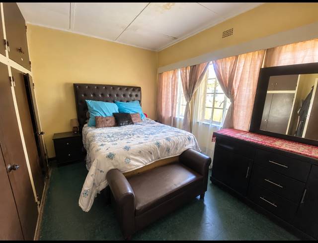 3 BEDROOM HOUSE FOR SALE IN VANDERBIJLPARK CE 2